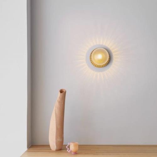 Nuura Liila 1 Medium wandlamp, 1-lamp goud/helder