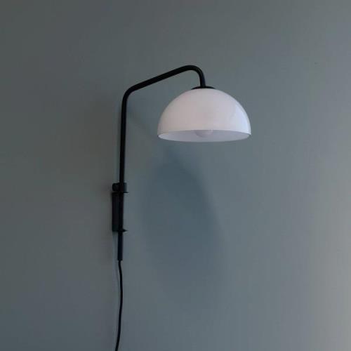 Dyberg Larsen Jazz wandlamp, opaal/zwart