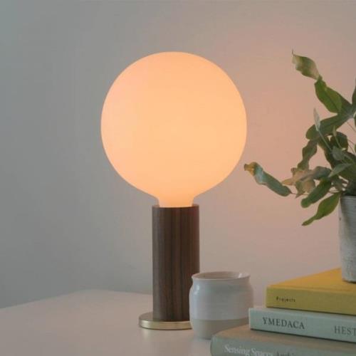 Tala tafellamp Knuckle, lamp van opaalglas, walnoot